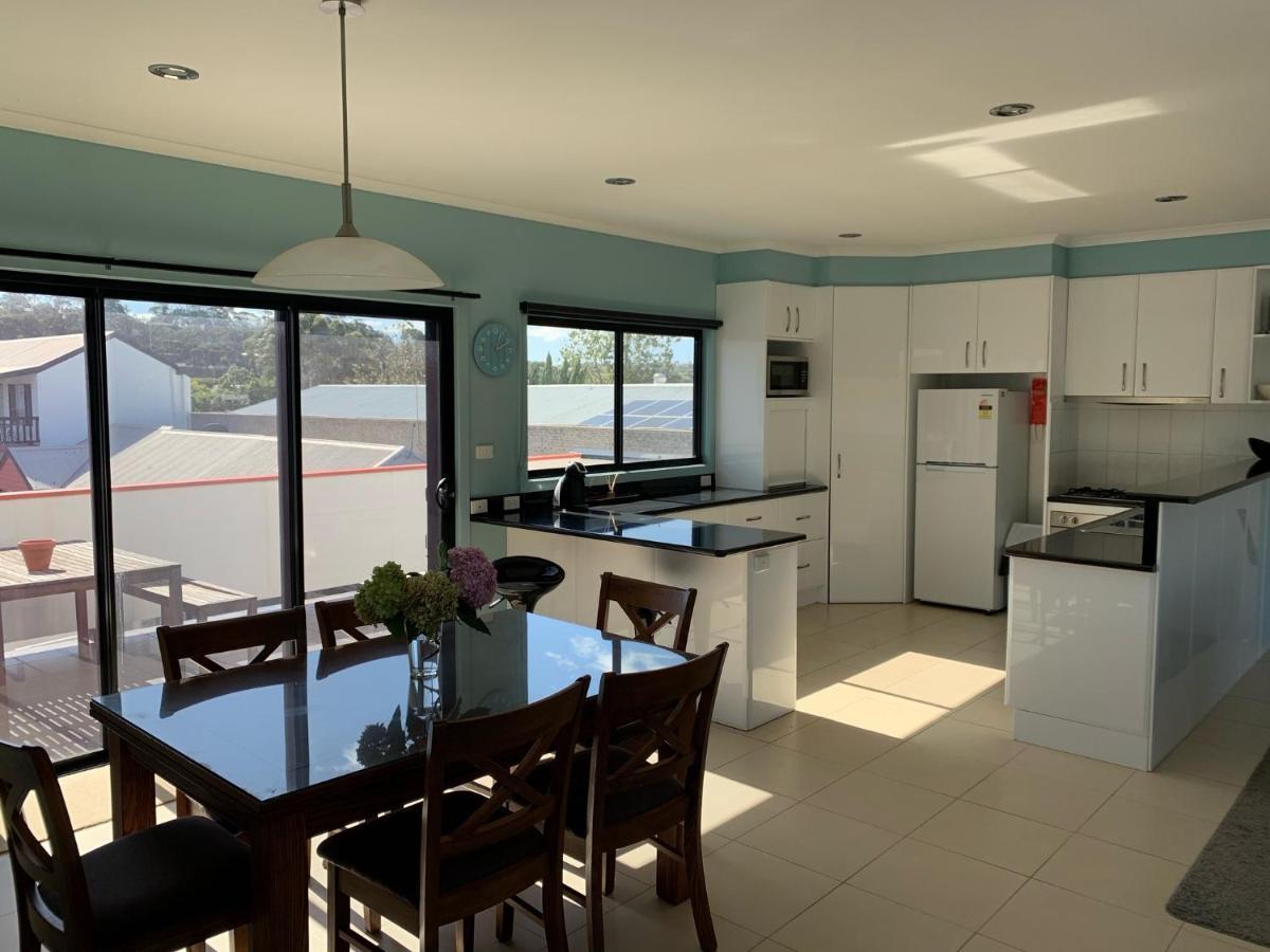 Heyfield And 3* Lakes Entrance